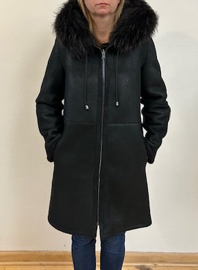 1240hdtfx Reversible shearling coat   3  left 1/XS  1/S  1/M  $500 sorry no additional discounts apply