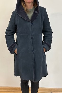 9205HDX Hooded reversible shearling coat  1/M 1/L   $500 sorry no additional discounts apply