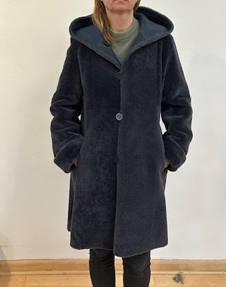 9205HDX Hooded reversible shearling coat  1/M 1/L   $500 sorry no additional discounts apply